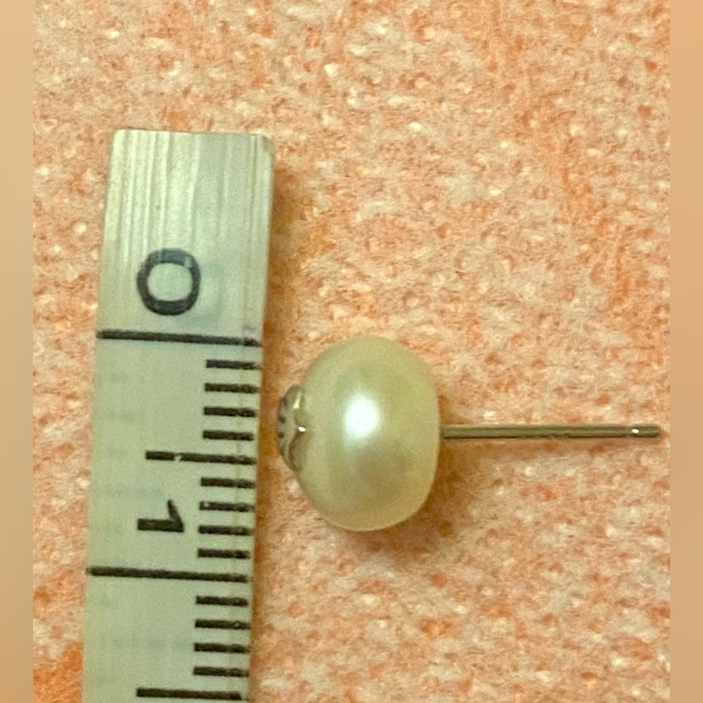 Elegant Pearl Stud Earring with Stars ⭐️ . Sterling Silver 🌸 - Picture 7 of 7